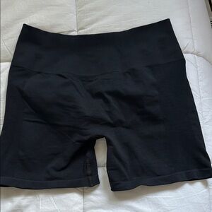 Alphalete amplify shorts